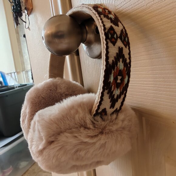 Aztec Earmuffs - Picture 3 of 4